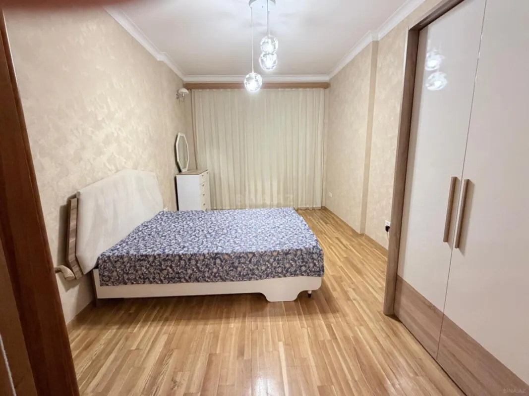Satılır 3 otaqlı mənzil 120 m²