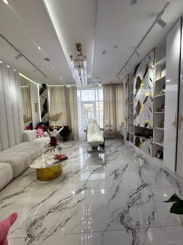 Satılır obyekt 200 m²