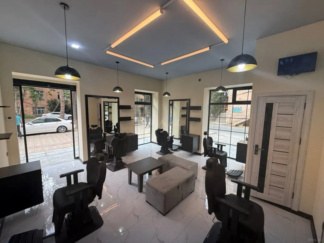 Satılır obyekt 200 m²