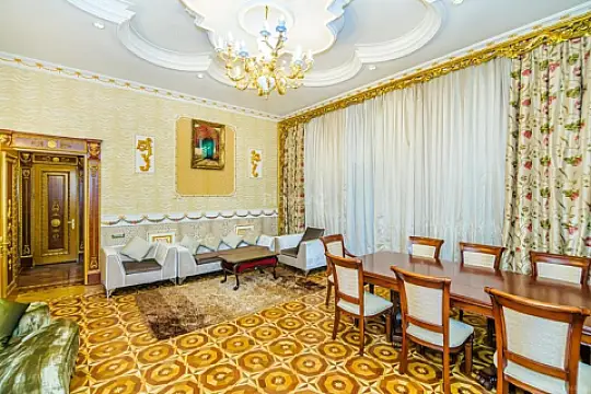 Kirayə verilir 6 otaqlı mənzil 220 m² — Bakı, Sahil qəs. 6 otaq 220.00 m²