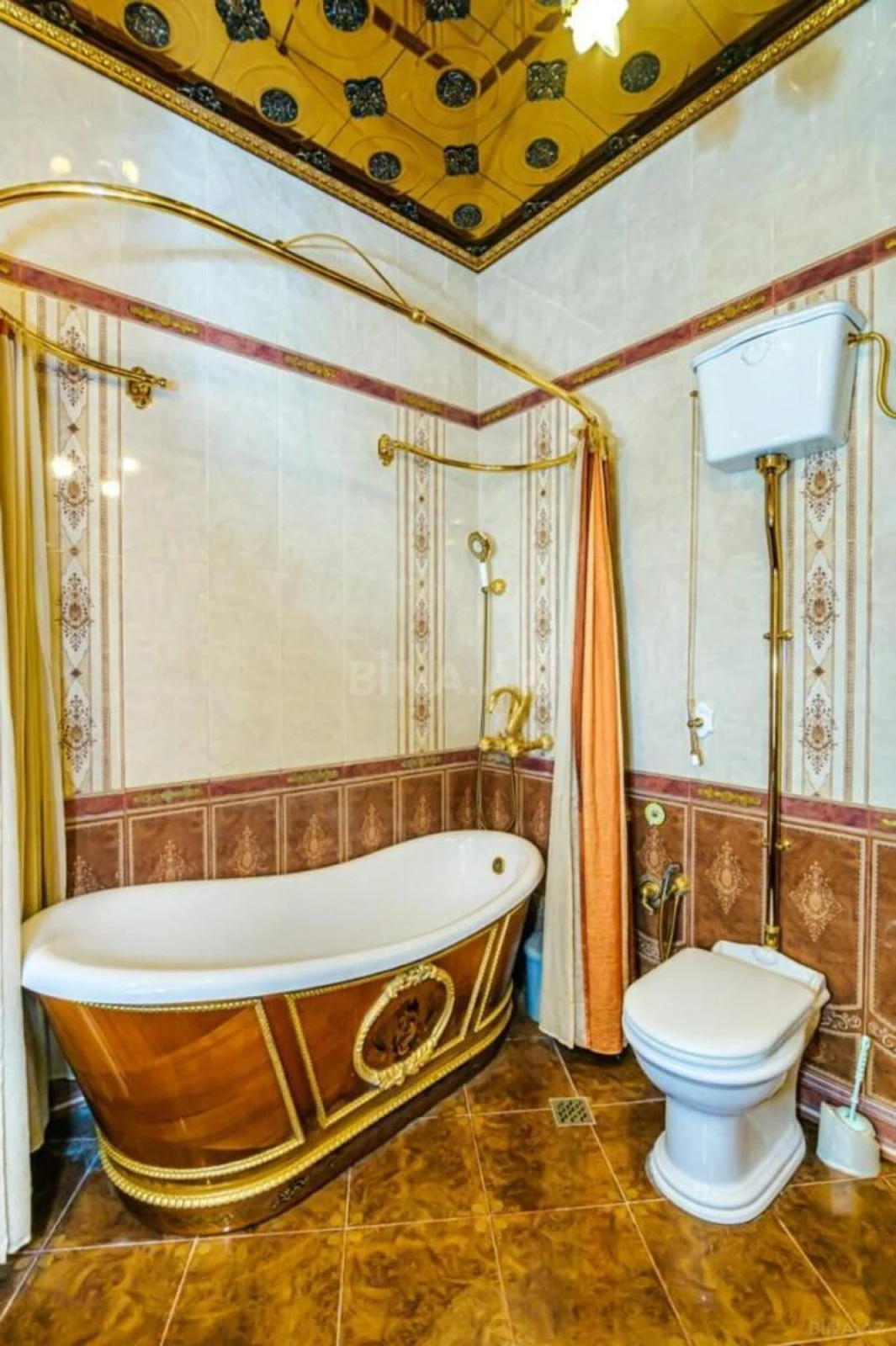 Kirayə verilir 6 otaqlı mənzil 220 m²