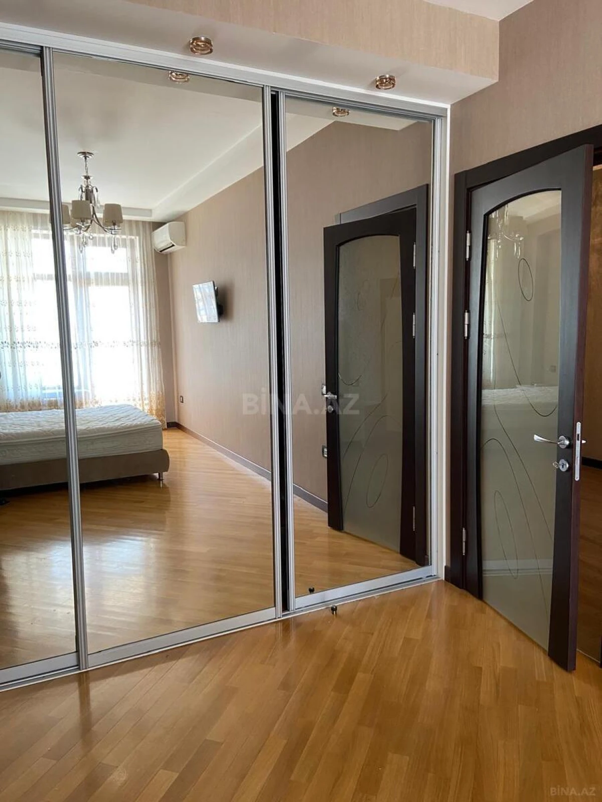Kirayə verilir 2 otaqlı mənzil 100 m²