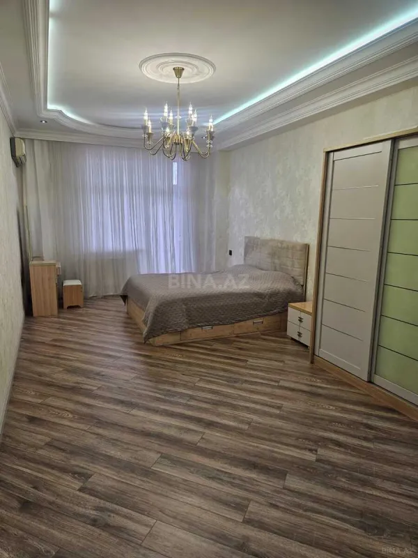 Kirayə verilir 3 otaqlı mənzil 145 m²