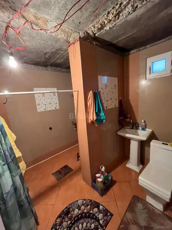 Satılır 6 otaqlı həyət evi 220 m²