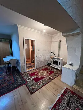 Satılır 6 otaqlı həyət evi 220 m²