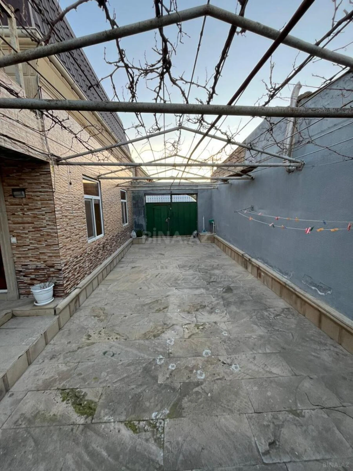 Satılır 6 otaqlı həyət evi 220 m²