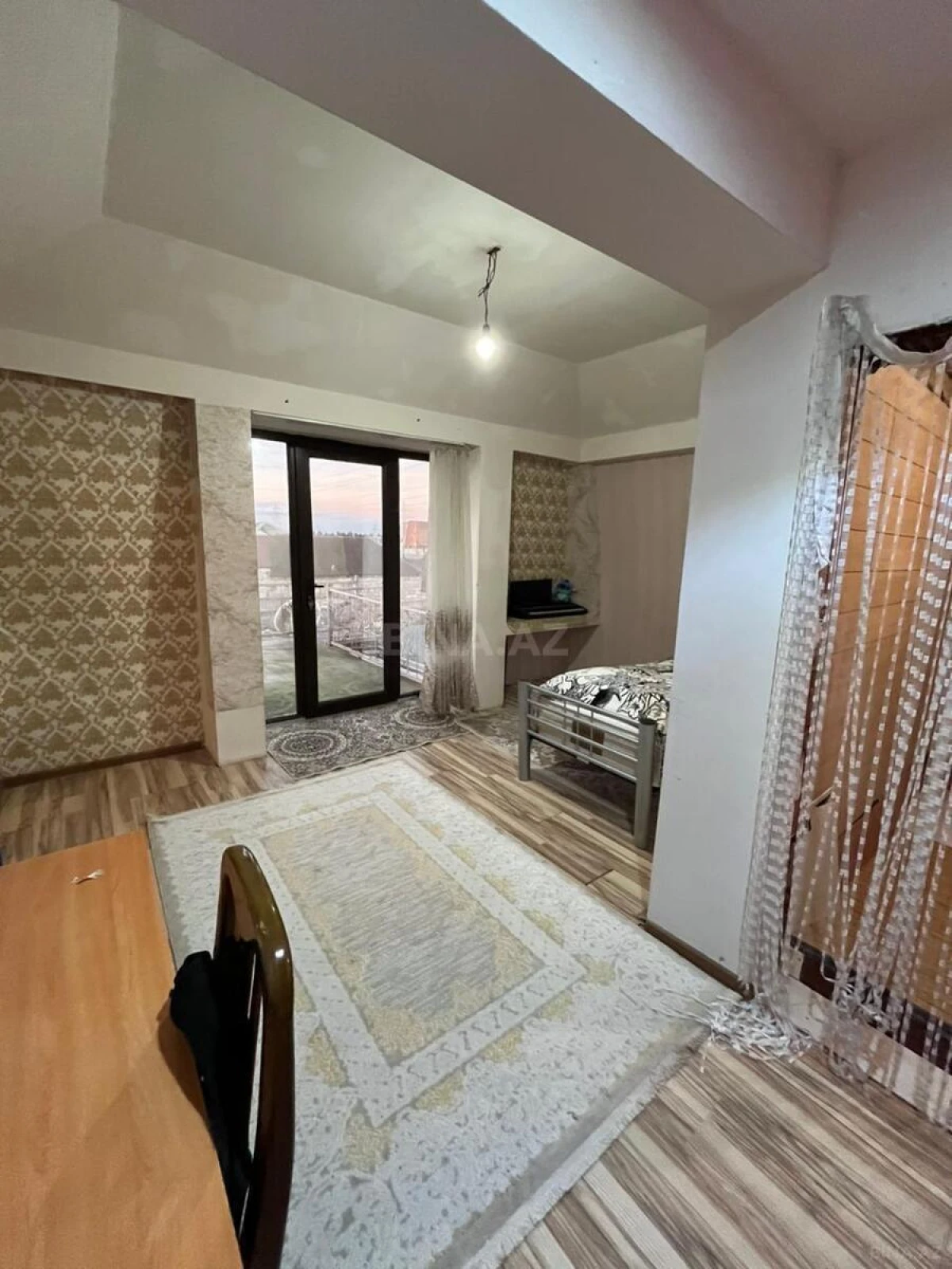 Satılır 6 otaqlı həyət evi 220 m²
