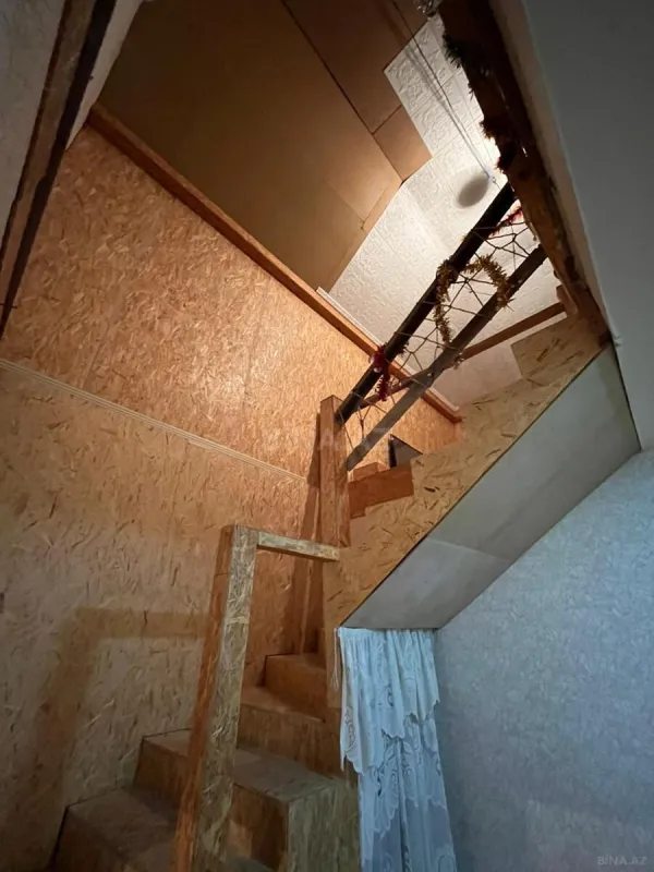 Satılır 6 otaqlı həyət evi 220 m²