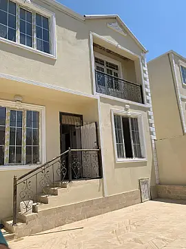 Satılır 4 otaqlı həyət evi 150 m²