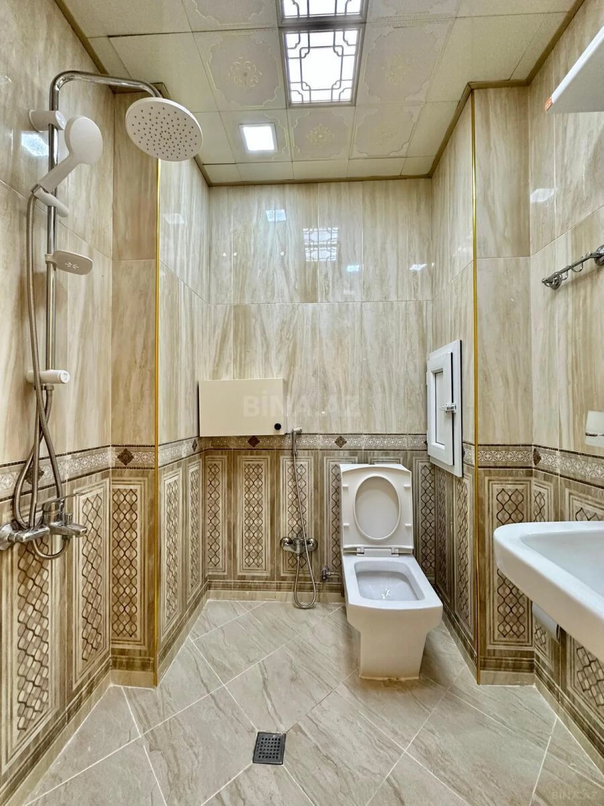 Satılır 1 otaqlı mənzil 51 m²