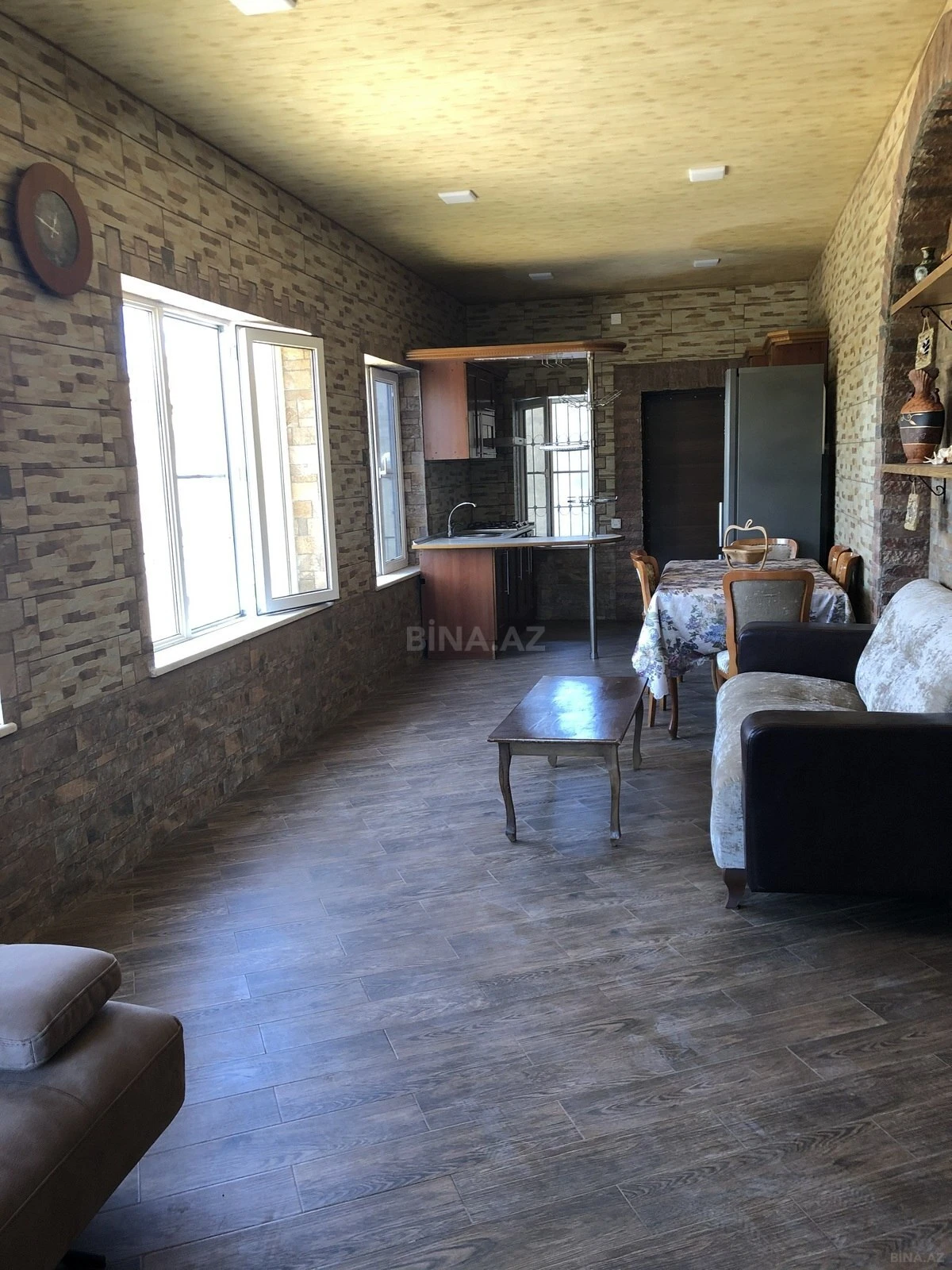 Satılır 8 otaqlı həyət evi 600 m²