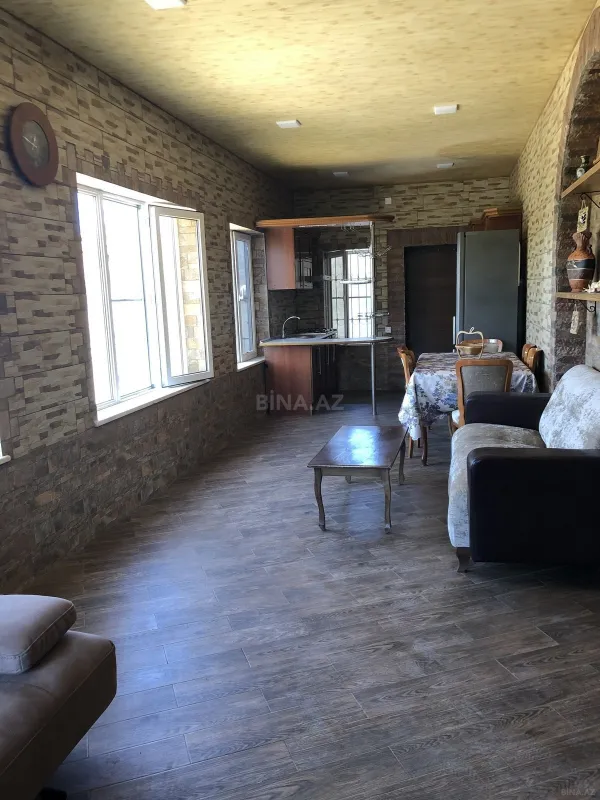 Satılır 8 otaqlı həyət evi 600 m²