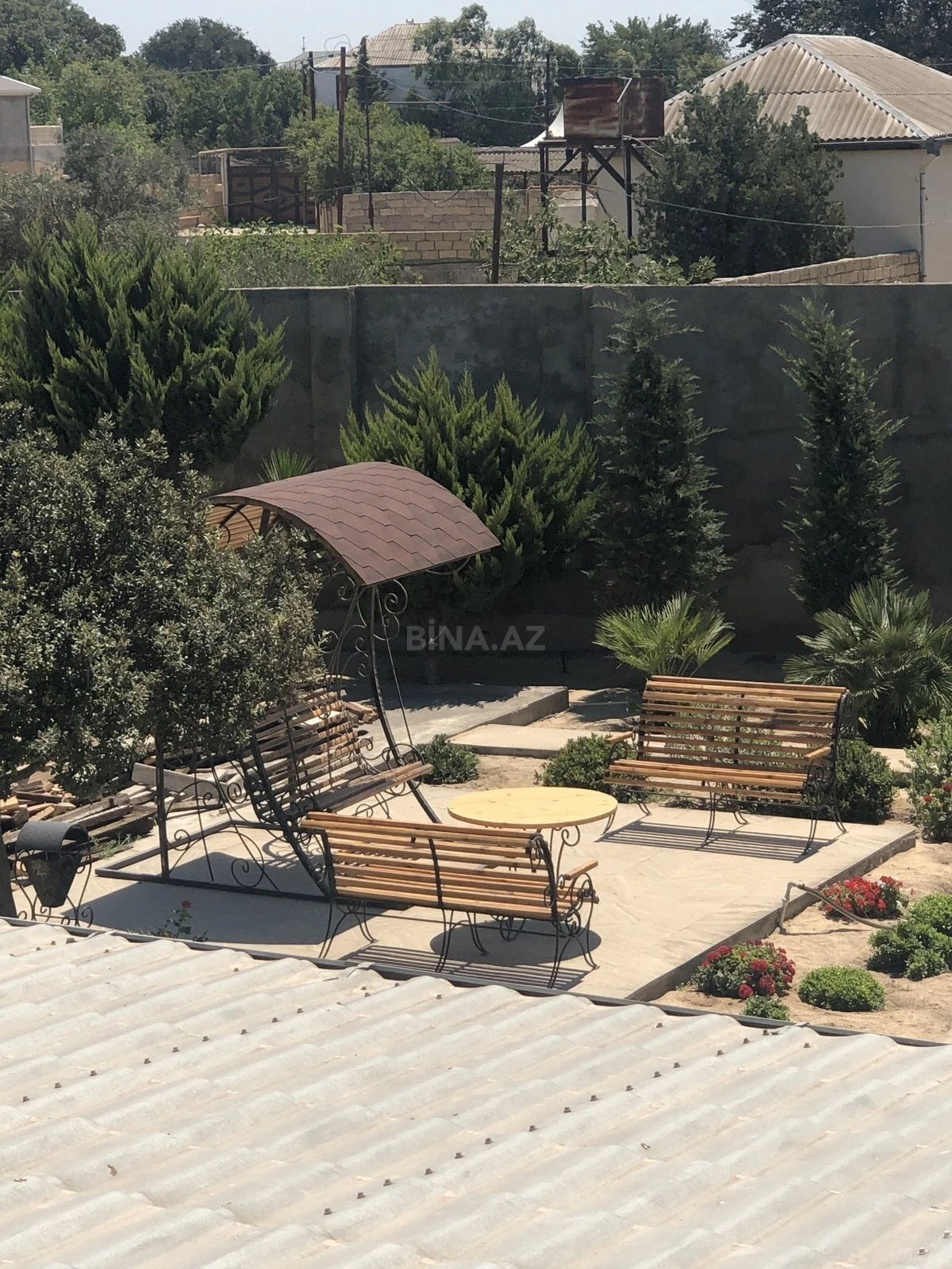 Satılır 8 otaqlı həyət evi 600 m²