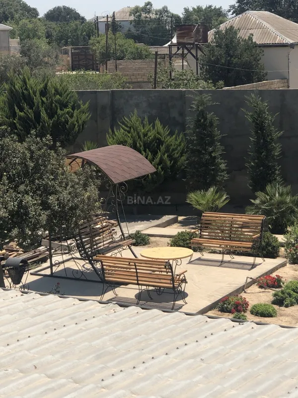 Satılır 8 otaqlı həyət evi 600 m²