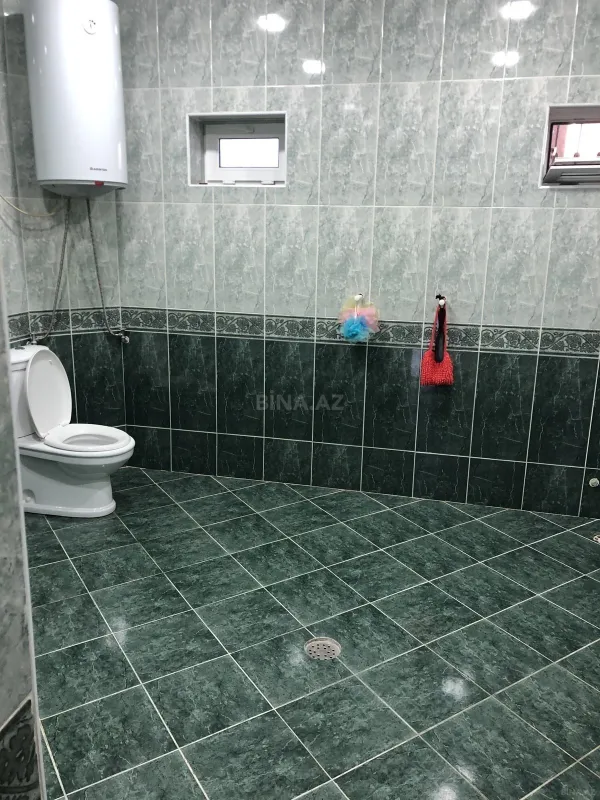 Satılır 8 otaqlı həyət evi 600 m²