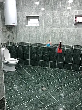 Satılır 8 otaqlı həyət evi 600 m²