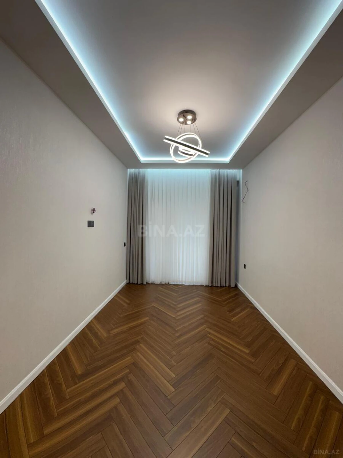 Satılır 3 otaqlı mənzil 97 m²