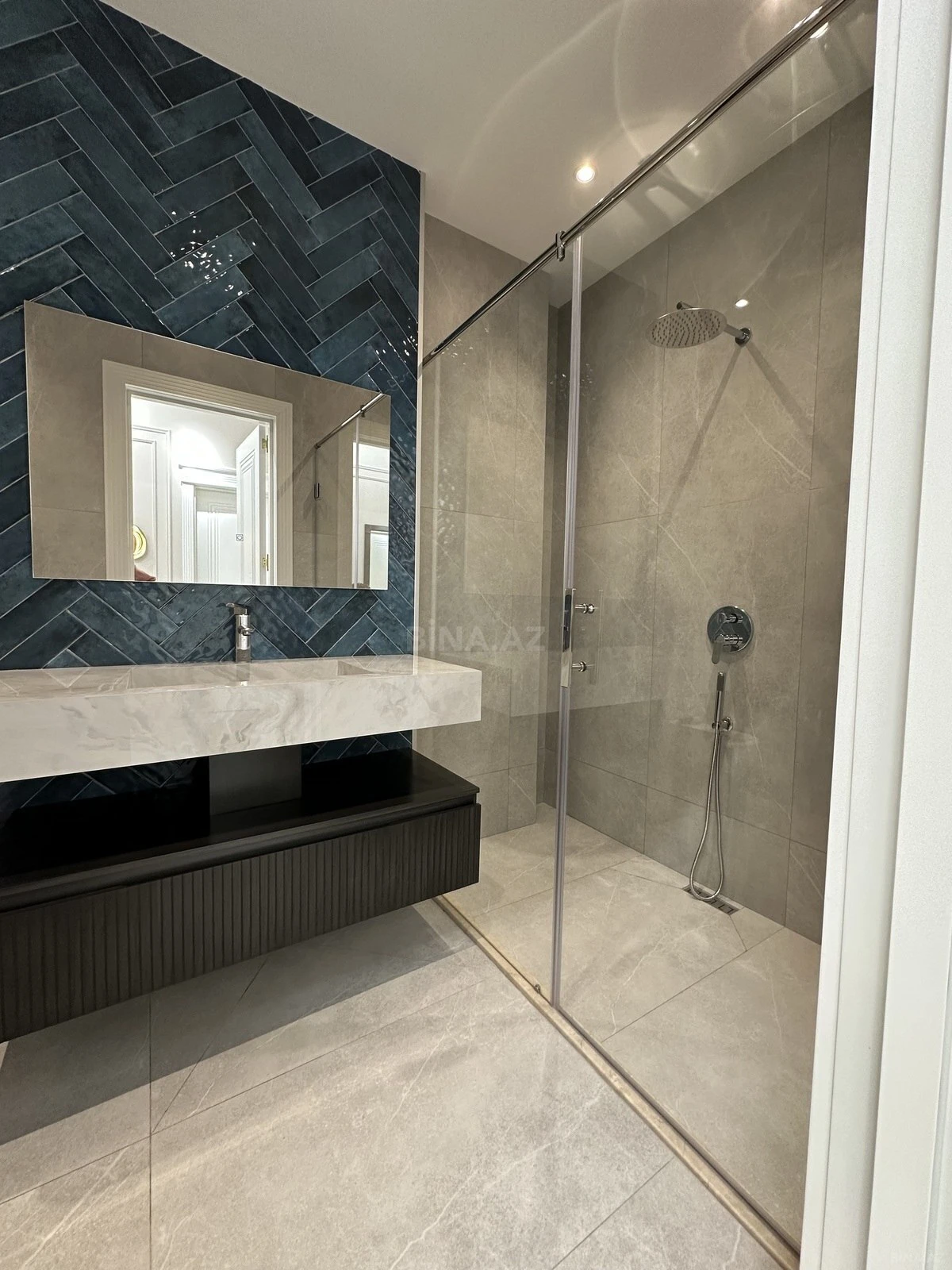 Satılır 3 otaqlı mənzil 110 m²