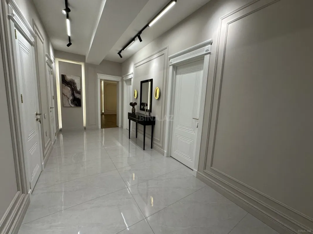 Satılır 3 otaqlı mənzil 110 m²