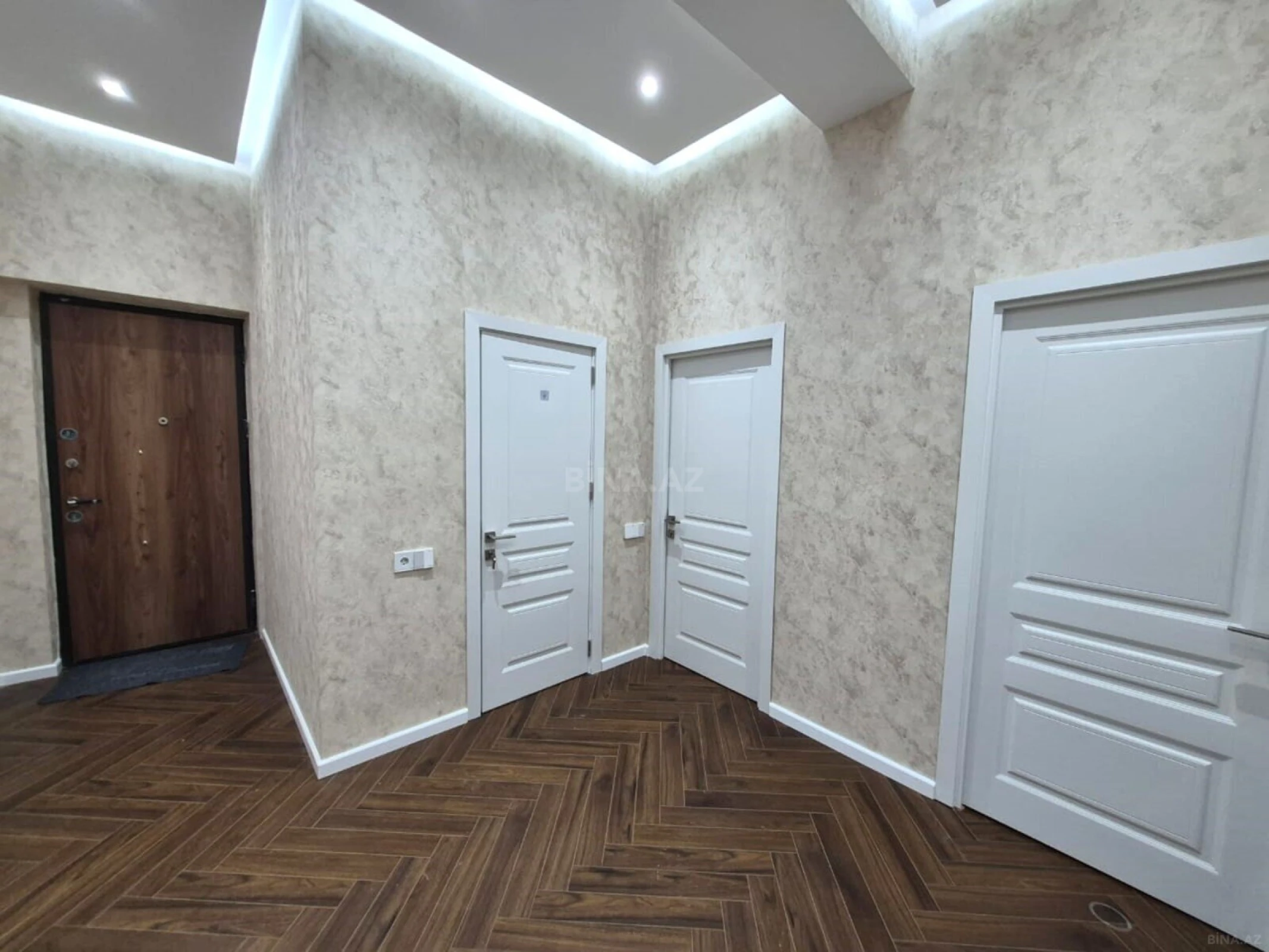 Satılır 2 otaqlı mənzil 86 m²