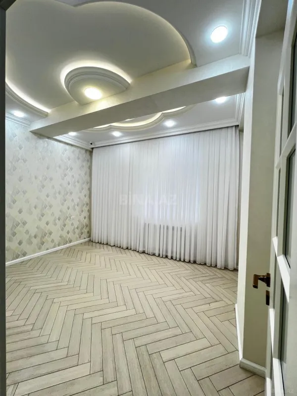 Satılır 4 otaqlı mənzil 133 m²
