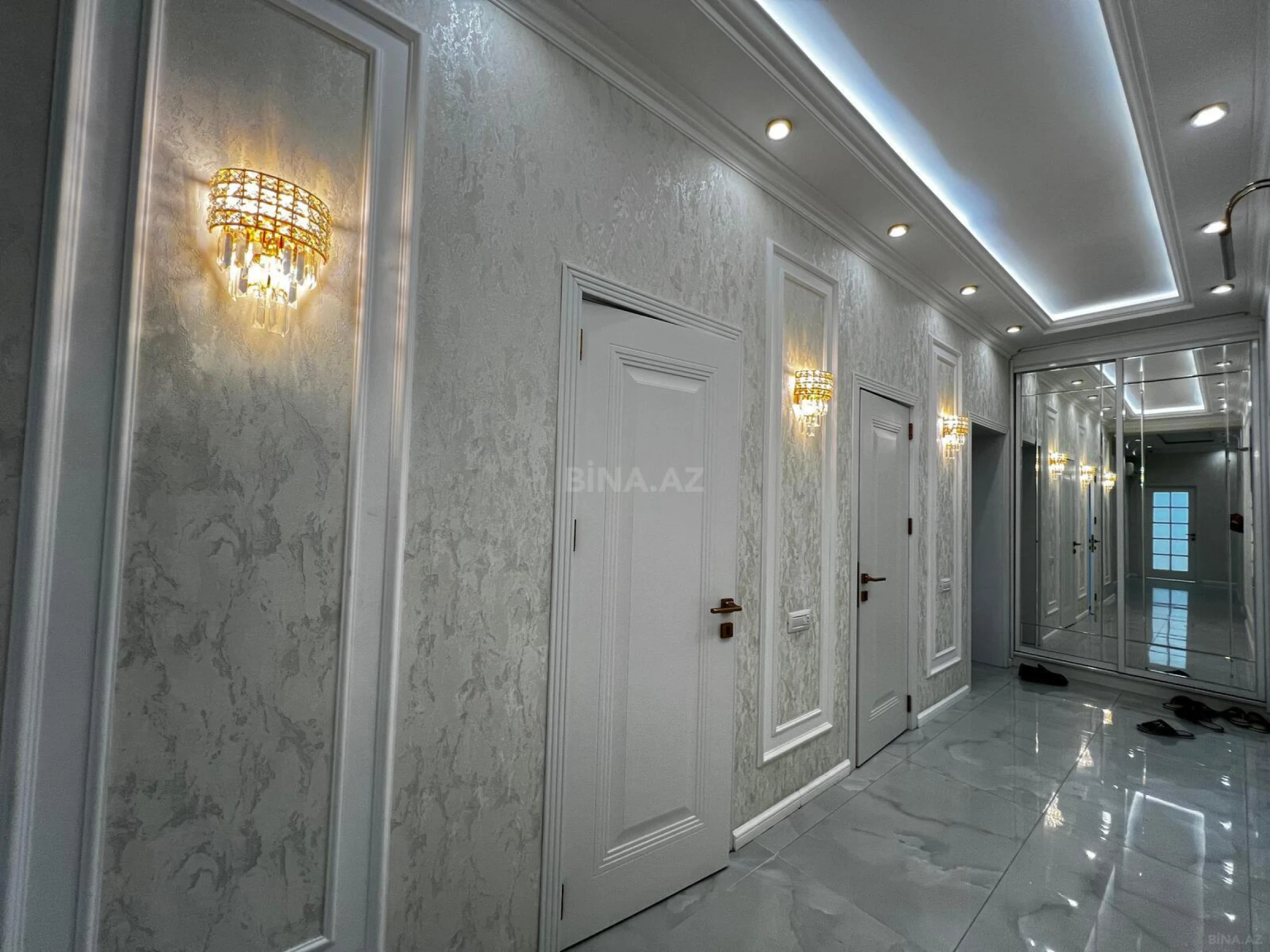 Satılır 4 otaqlı mənzil 133 m²