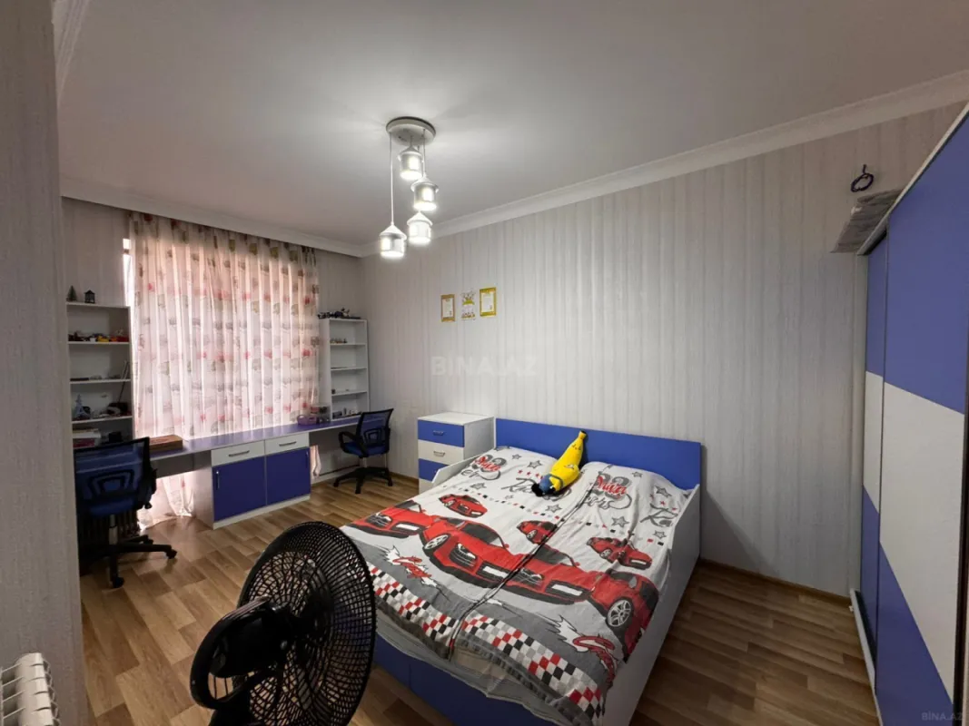 Satılır 9 otaqlı həyət evi 550 m²