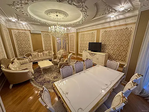 Kirayə verilir 3 otaqlı mənzil 130 m²