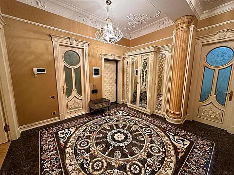 Kirayə verilir 3 otaqlı mənzil 130 m²