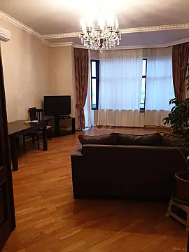 Kirayə verilir 3 otaqlı mənzil 140 m² — Bakı, Sahil qəs. 3 otaq 140.00 m²