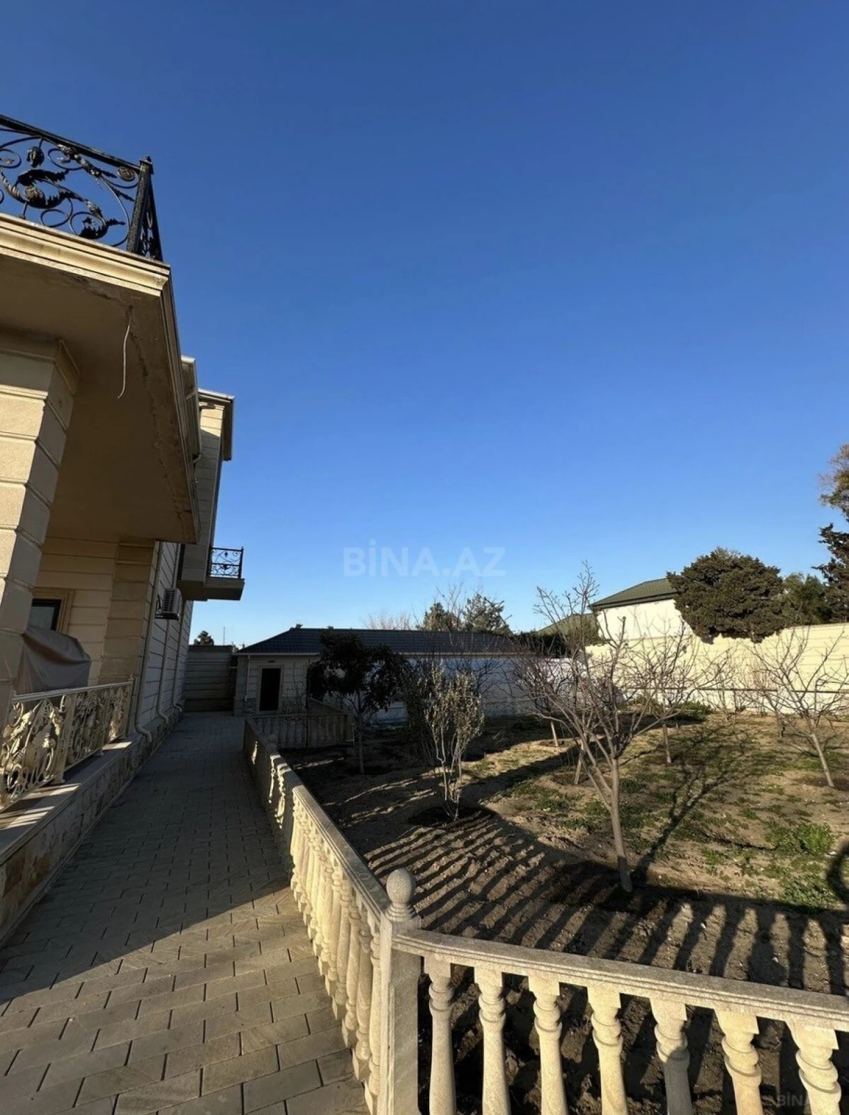 Kirayə verilir 5 otaqlı həyət evi 360 m²