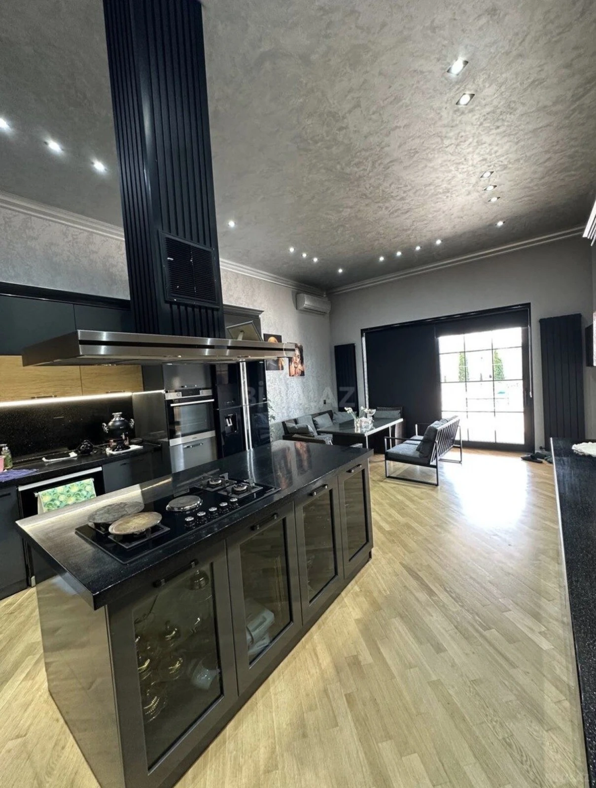 Kirayə verilir 5 otaqlı həyət evi 360 m²