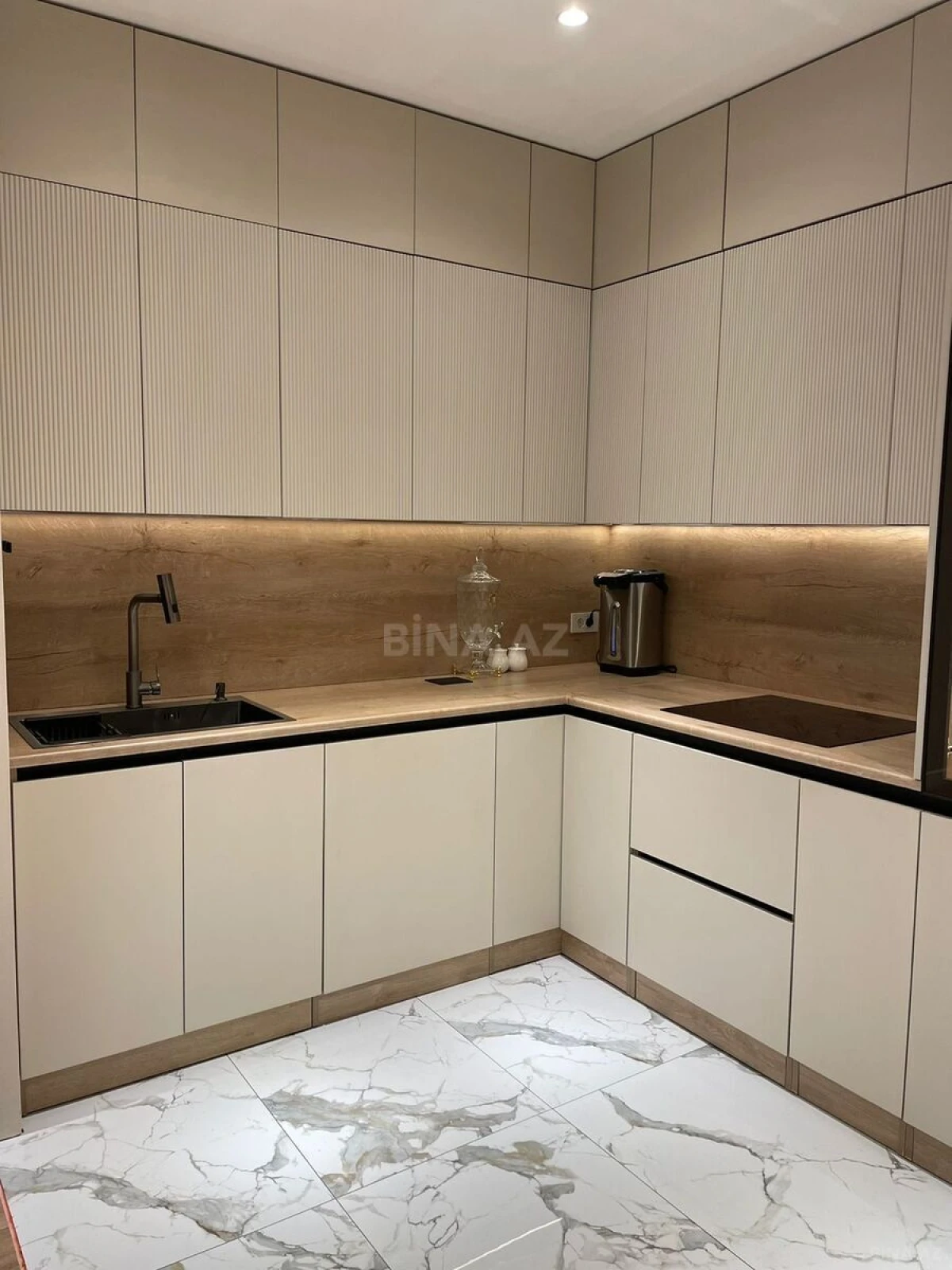Satılır 3 otaqlı mənzil 108 m²