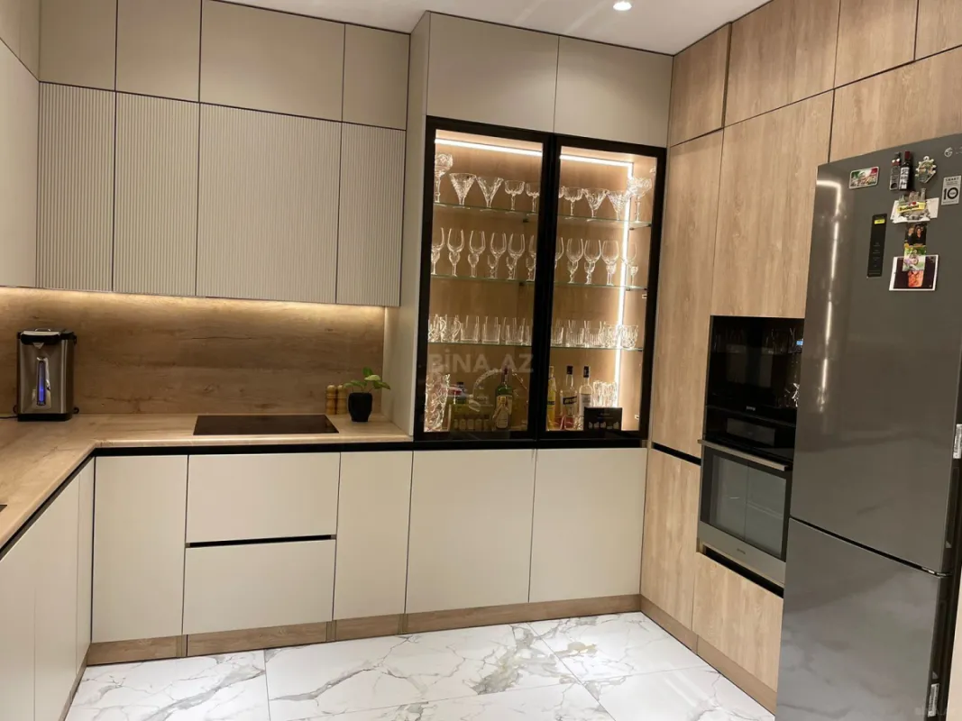 Satılır 3 otaqlı mənzil 108 m²
