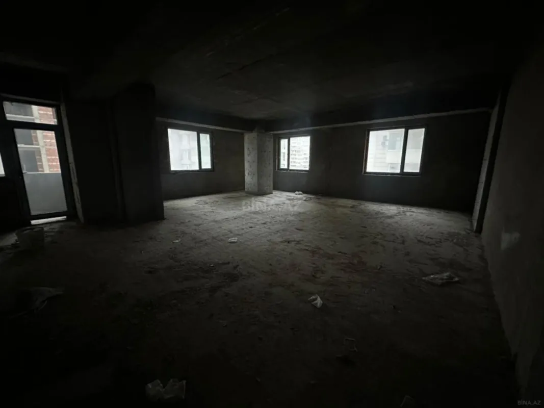 Satılır 2 otaqlı mənzil 106 m²