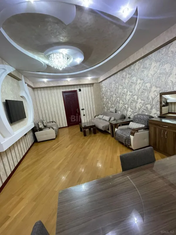 Kirayə verilir 2 otaqlı mənzil 72 m²