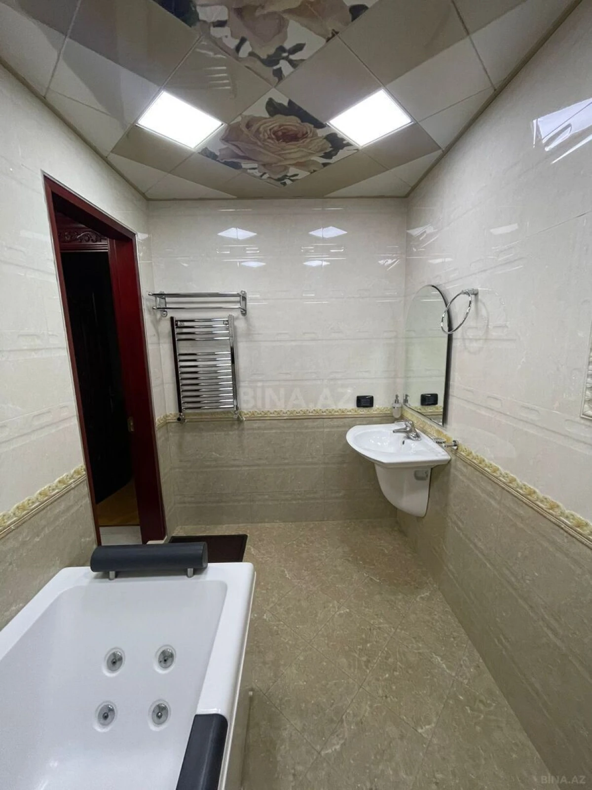 Kirayə verilir 2 otaqlı mənzil 72 m²