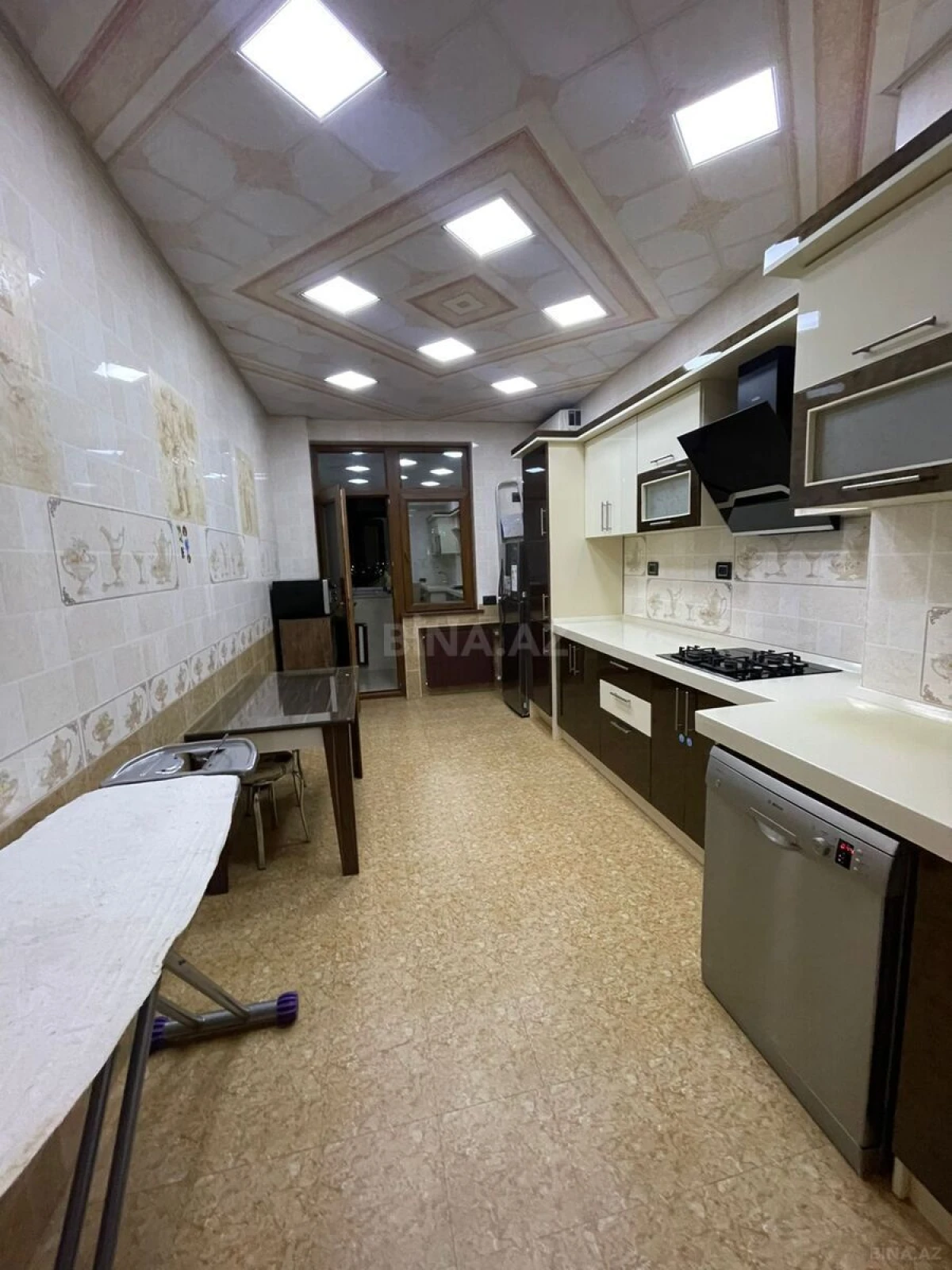 Kirayə verilir 2 otaqlı mənzil 72 m²