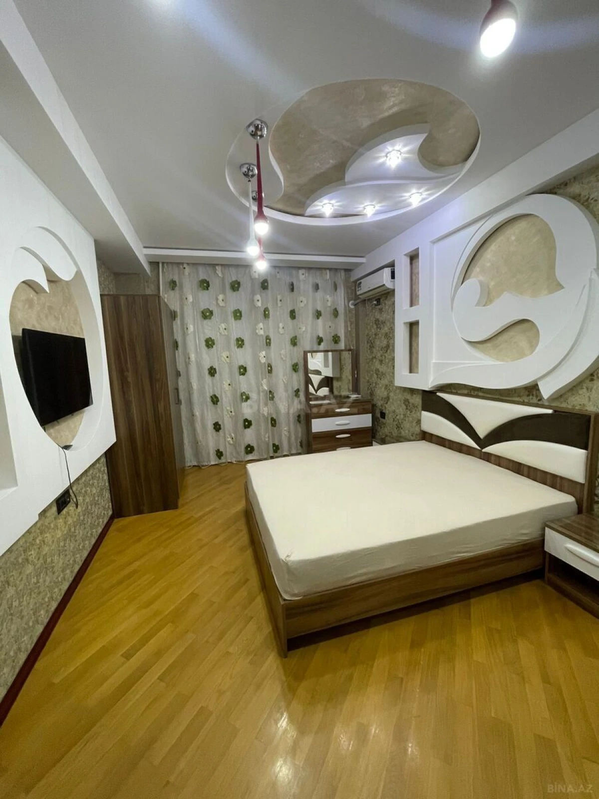 Kirayə verilir 2 otaqlı mənzil 72 m²