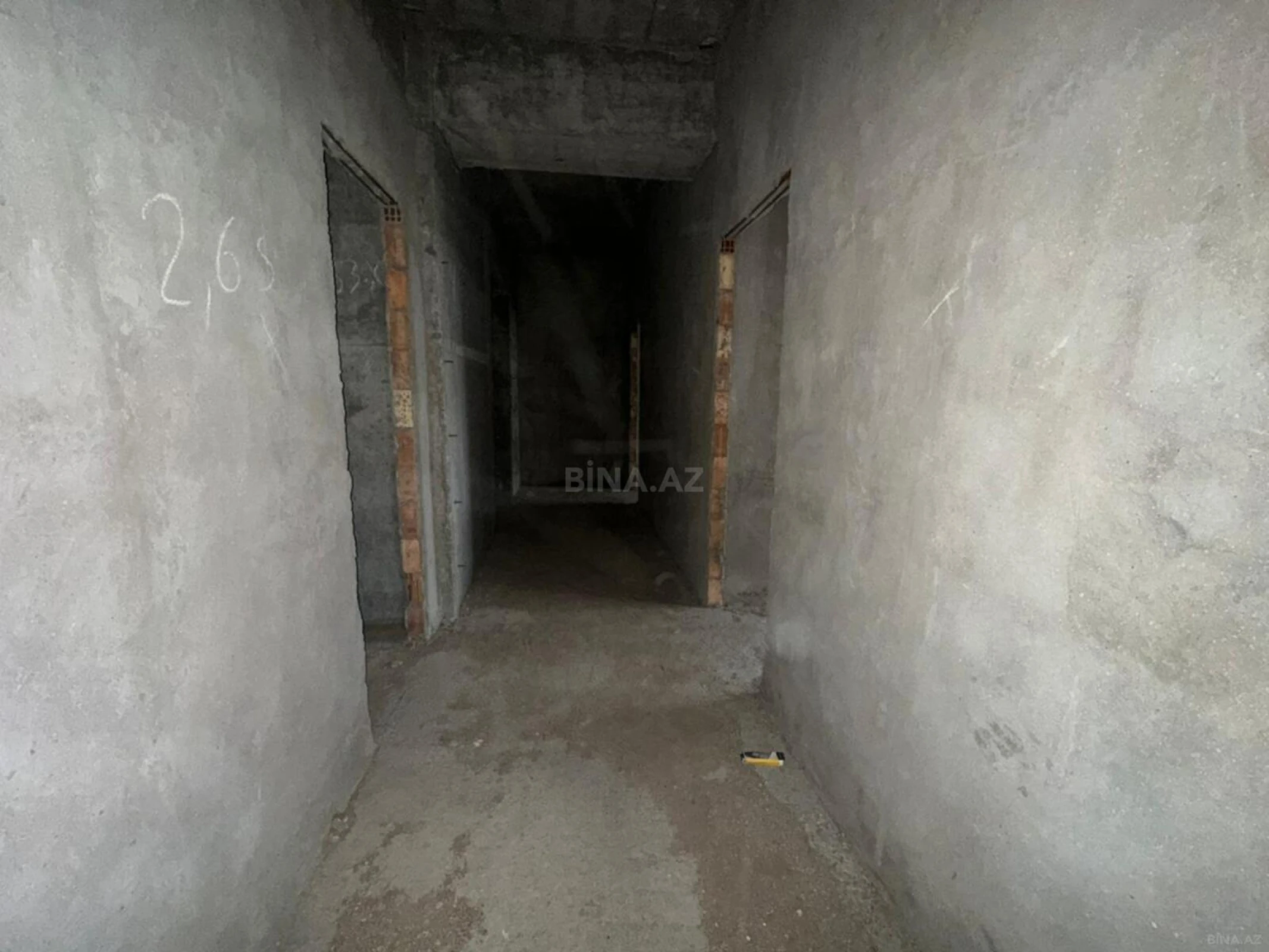 Satılır 4 otaqlı mənzil 202 m²