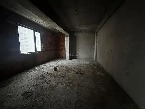 Satılır 4 otaqlı mənzil 202 m²