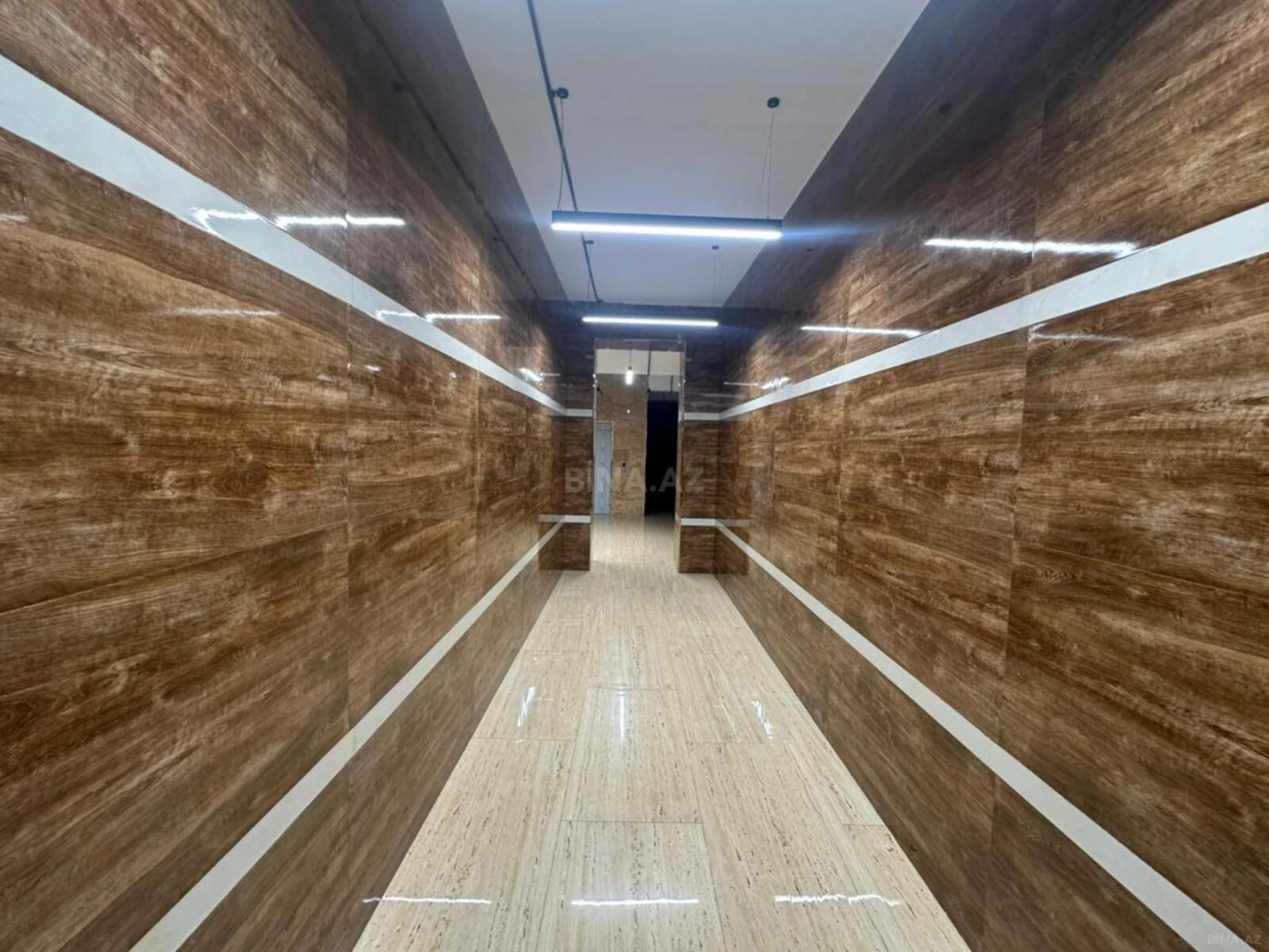 Satılır 4 otaqlı mənzil 202 m²