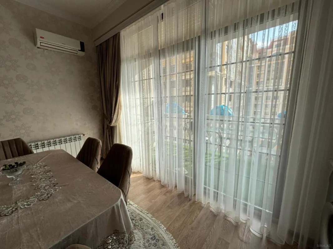 Kirayə verilir 2 otaqlı mənzil 76 m²