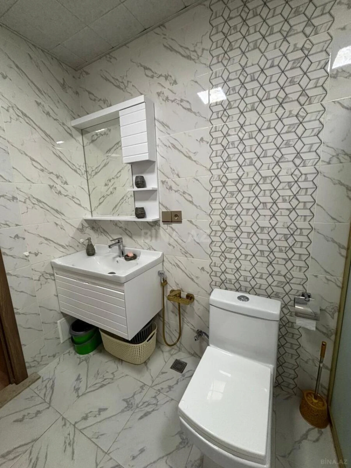 Kirayə verilir 2 otaqlı mənzil 76 m²