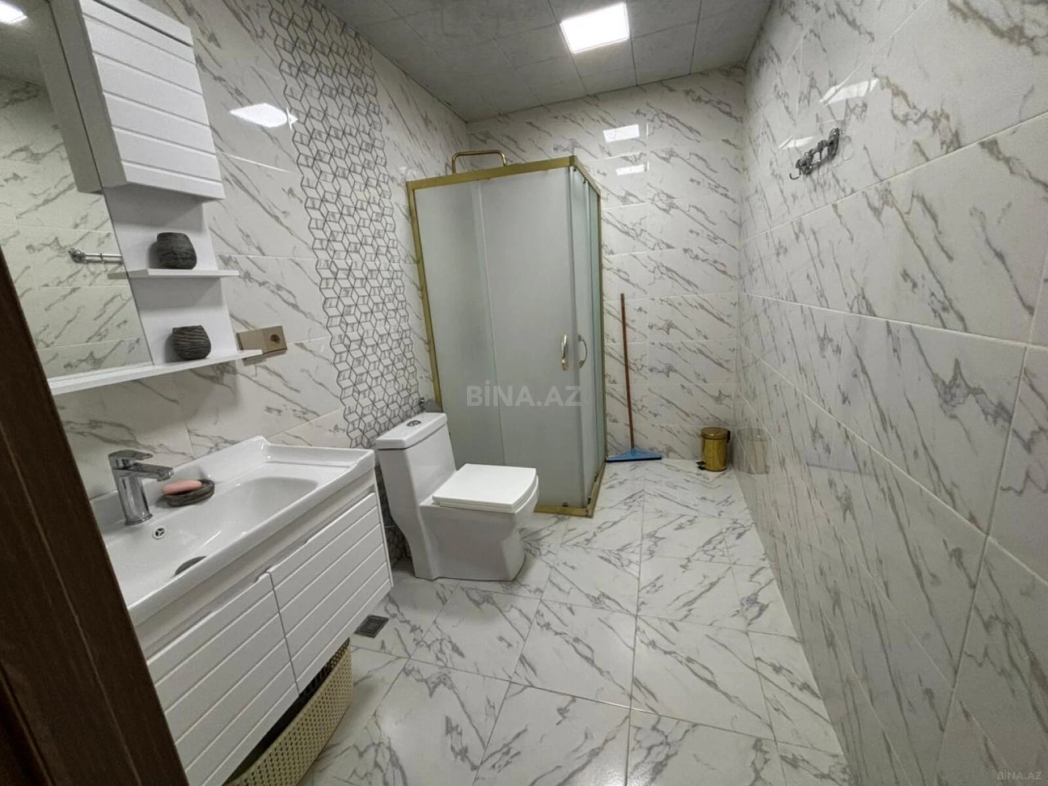 Kirayə verilir 2 otaqlı mənzil 76 m²