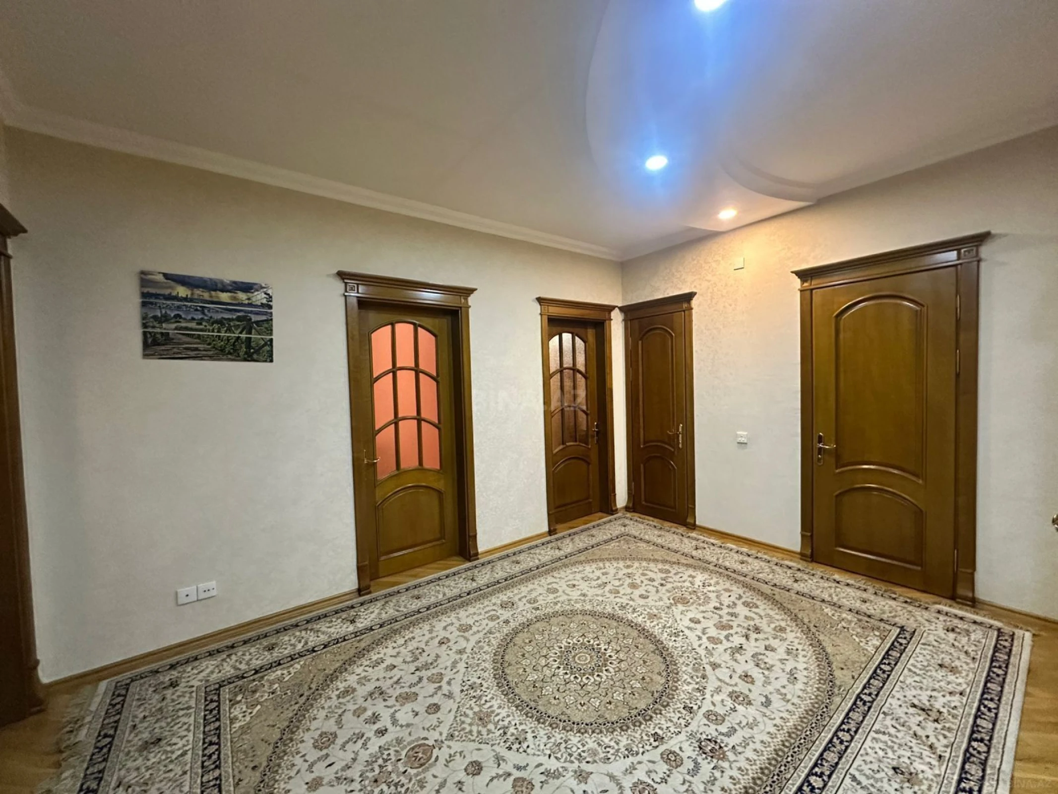 Satılır 3 otaqlı mənzil 150 m²
