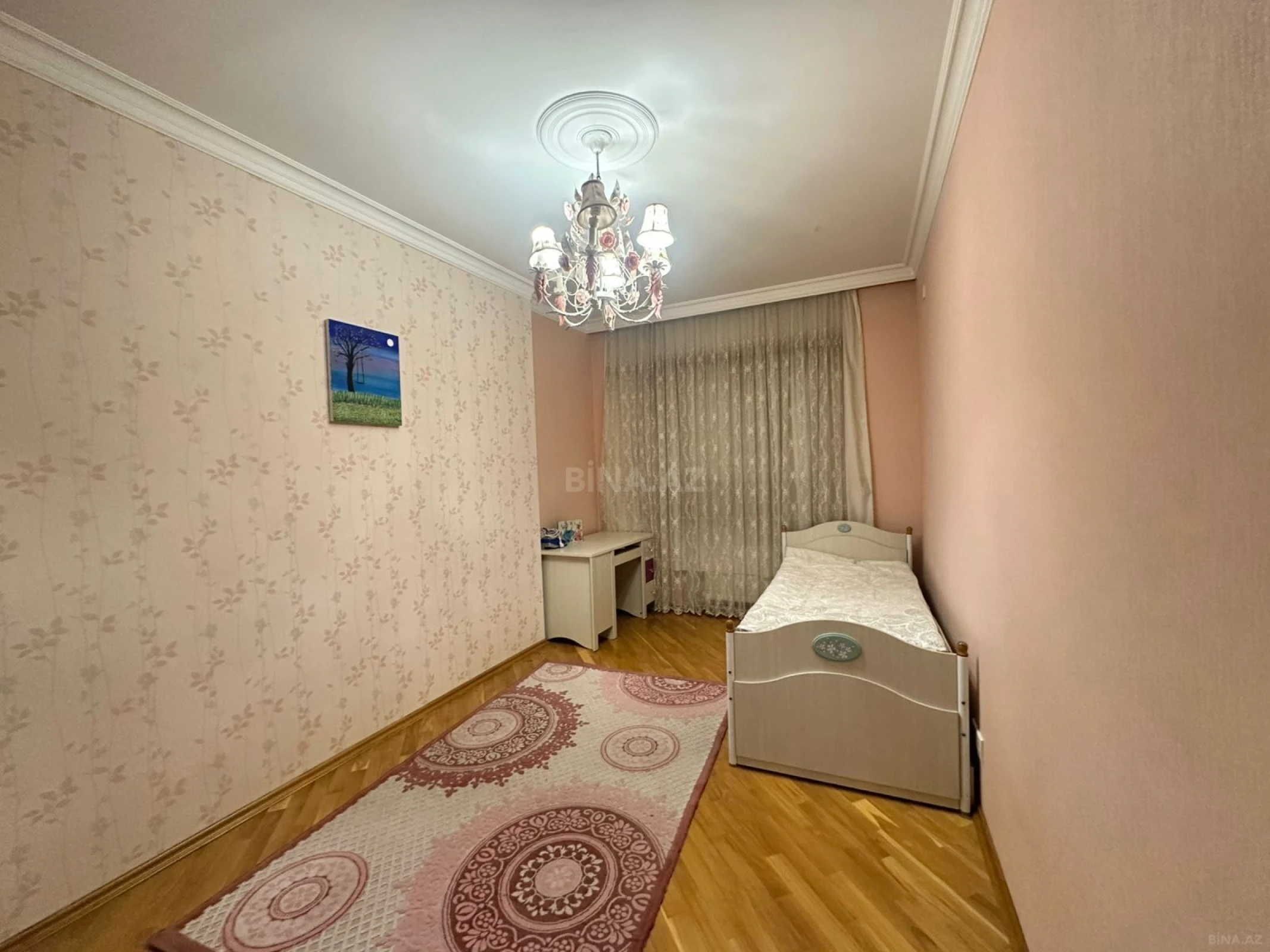 Satılır 3 otaqlı mənzil 150 m²