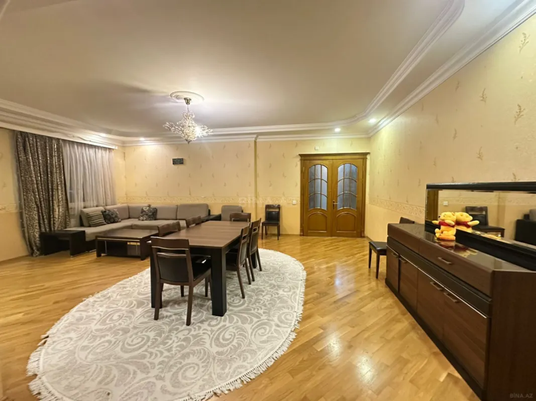Satılır 3 otaqlı mənzil 150 m²