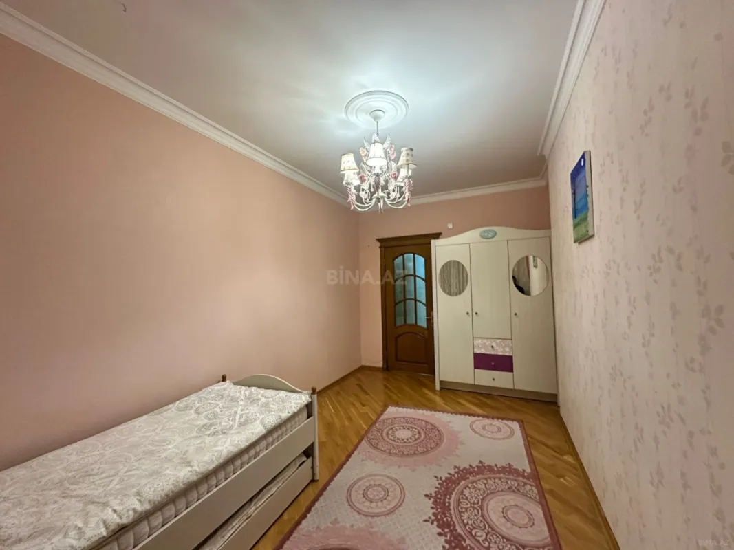 Satılır 3 otaqlı mənzil 150 m²