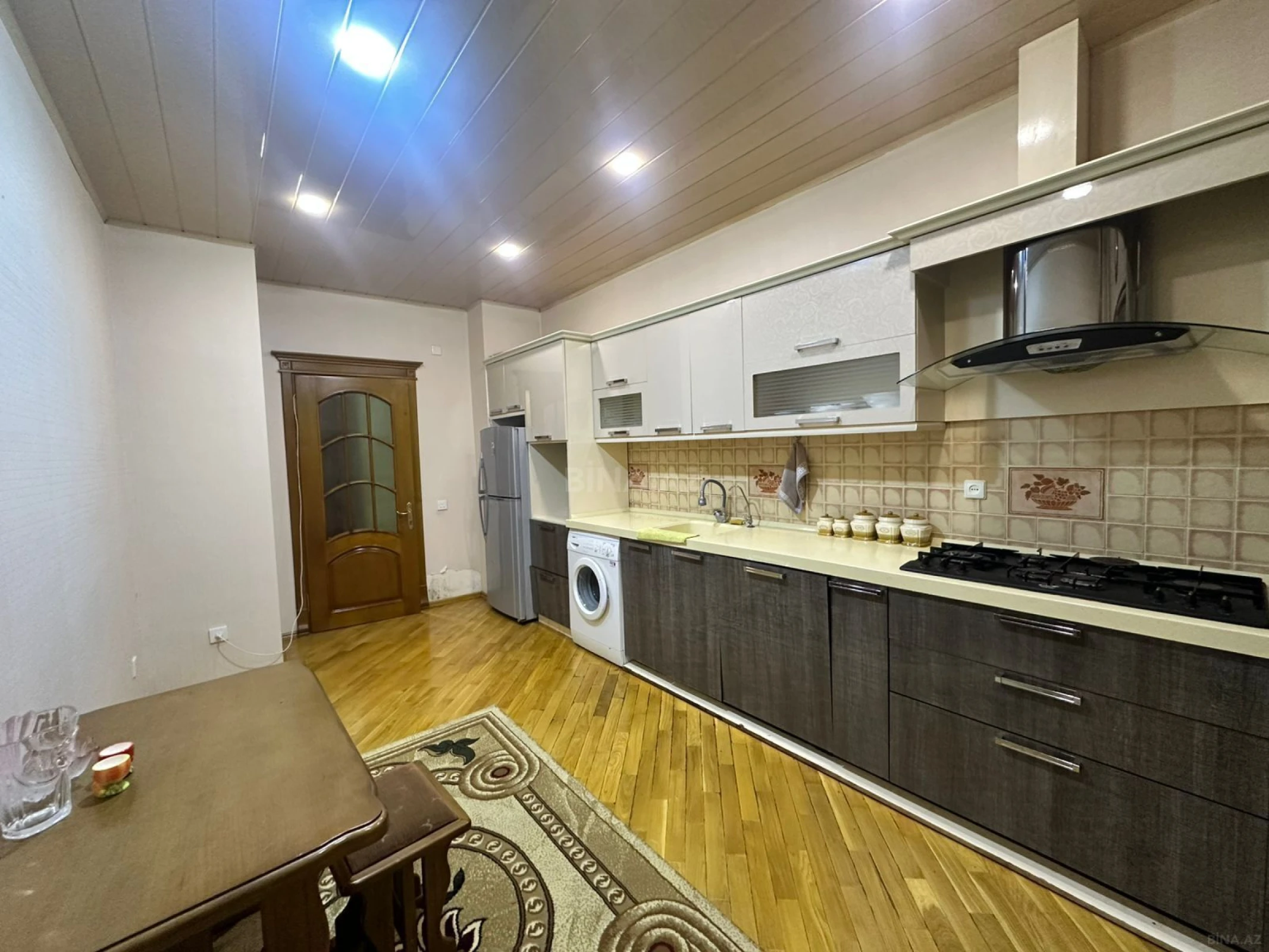Satılır 3 otaqlı mənzil 150 m²